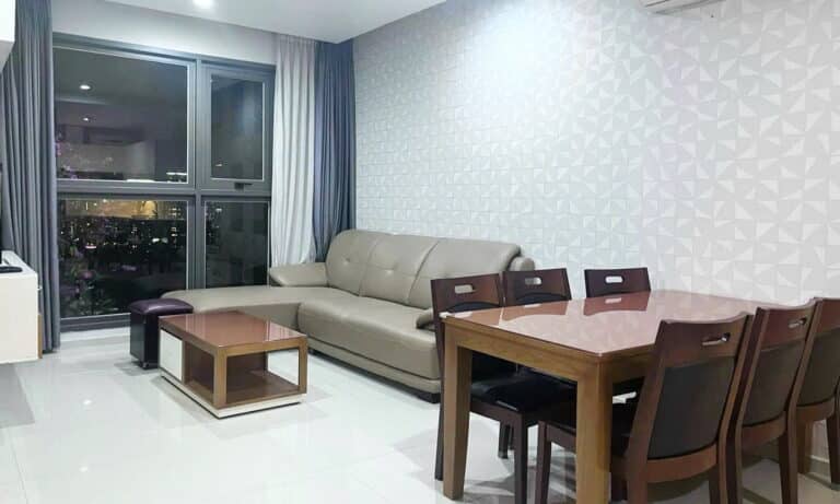 Căn hộ Pearl Plaza cho thuê 2 phòng ngủ view L81 lầu cao nội thất đầy đủ