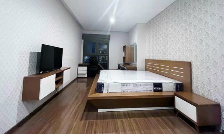 Căn hộ Pearl Plaza cho thuê 2 phòng ngủ view L81 lầu cao nội thất đầy đủ