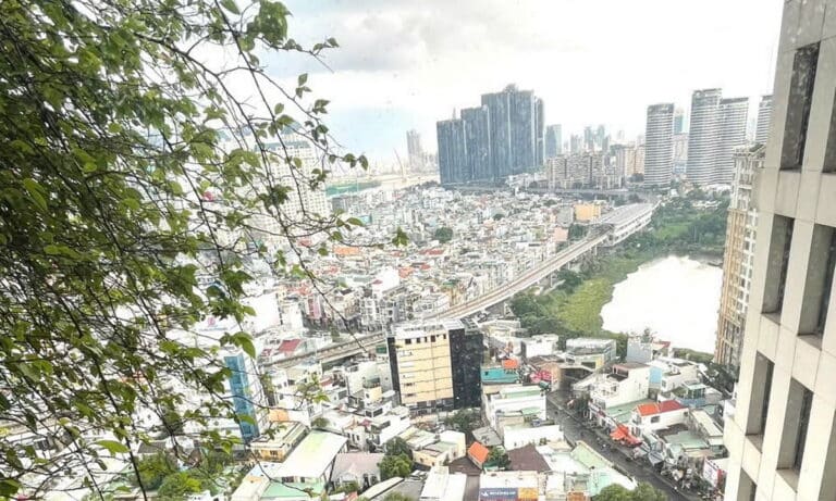 Căn hộ Pearl Plaza cho thuê 2 phòng ngủ view L81 tầng cao nội thất cơ bản