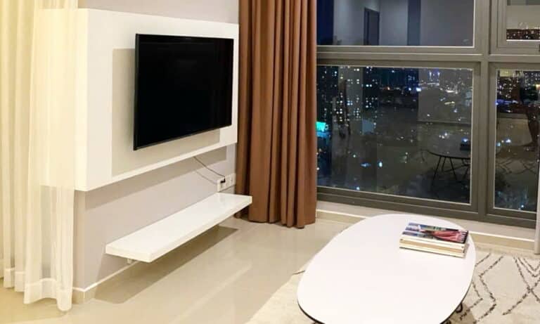 Căn hộ Pearl Plaza cho thuê 2 phòng ngủ view L81 đẹp lầu cao đủ nội thất