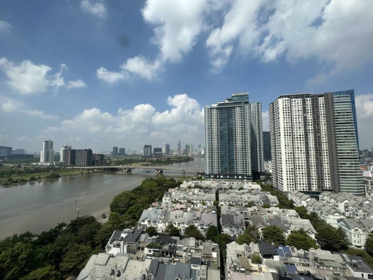 Căn hộ Saigon Pearl cho thuê 2 phòng ngủ lầu cao nội thất xịn view sông