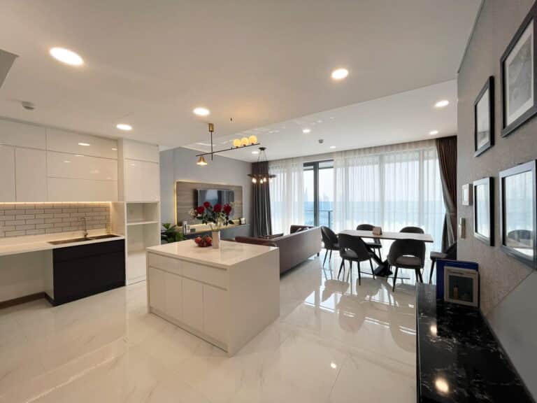Cho thuê căn hộ Sunwah Pearl tầng cao đủ nội thất 2 phòng ngủ view quận 1