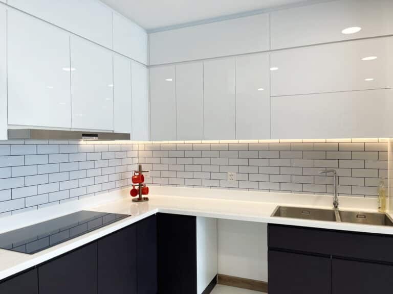 Cho thuê căn hộ Sunwah Pearl tầng cao đủ nội thất 2 phòng ngủ view quận 1
