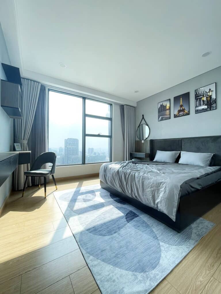 Cho thuê căn hộ Sunwah Pearl tầng cao đủ nội thất 2 phòng ngủ view quận 1