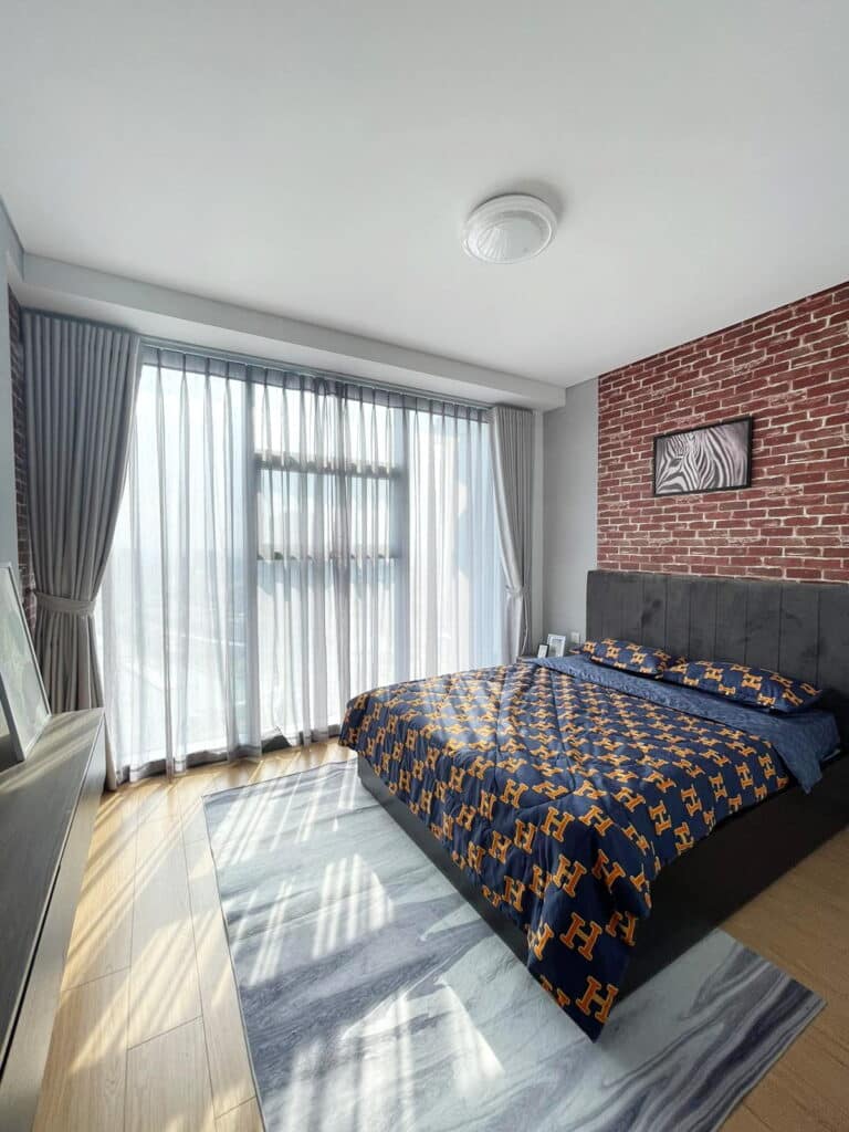 Cho thuê căn hộ Sunwah Pearl tầng cao đủ nội thất 2 phòng ngủ view quận 1