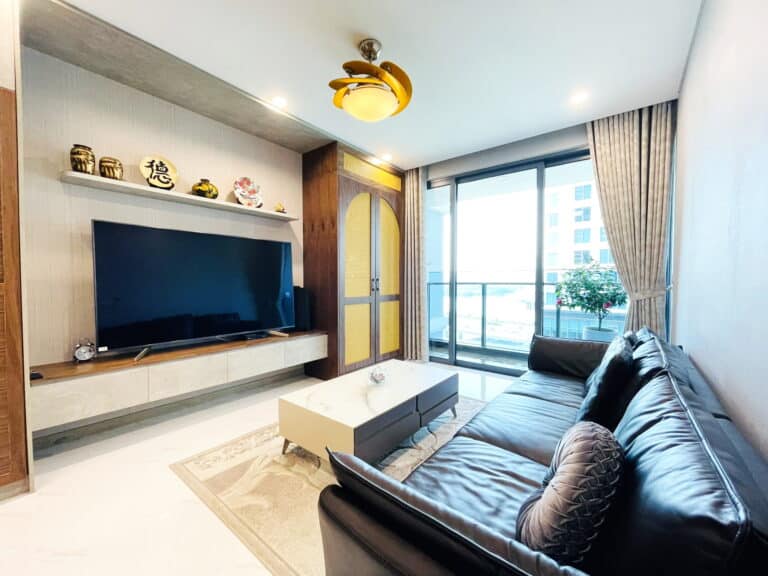Bán căn hộ Sunwah Pearl tầng trung nội thất đẹp 2 phòng ngủ view hồ bơi