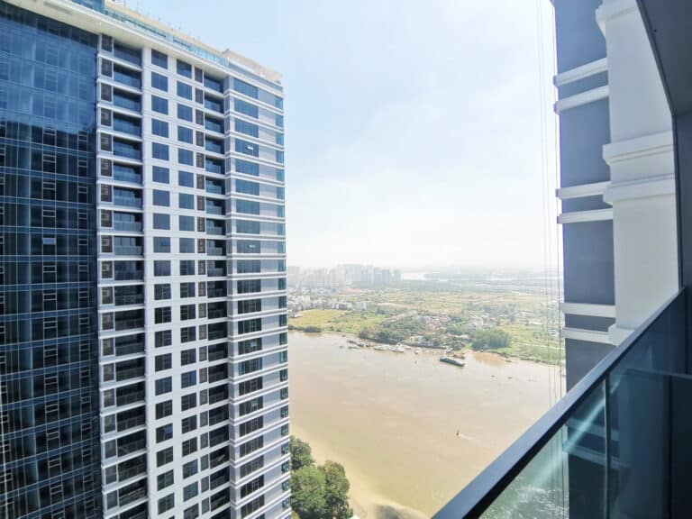 Bán căn hộ Sunwah Pearl tầng cao nội thất cơ bản 2 phòng ngủ view sông