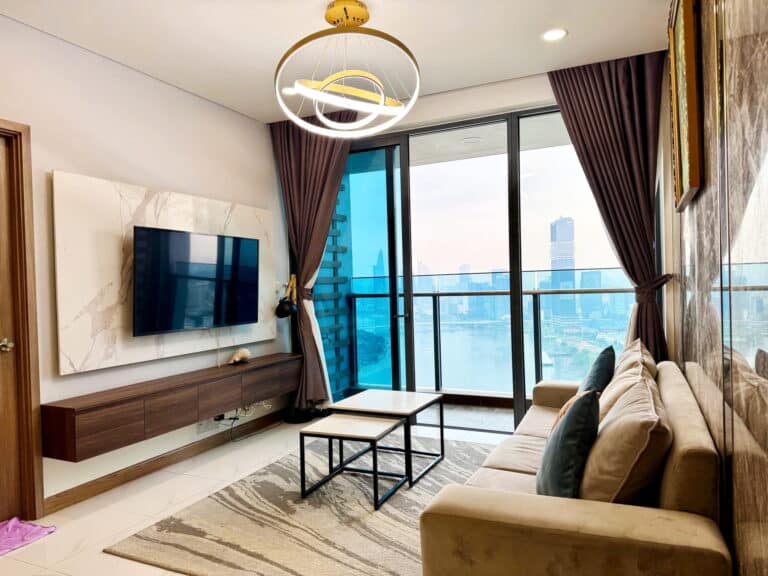 Cho thuê căn hộ Sunwah Pearl tầng cao có nội thất 2 phòng ngủ view quận 1