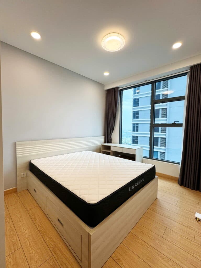 Cho thuê căn hộ Sunwah Pearl tầng cao có nội thất 2 phòng ngủ view quận 1