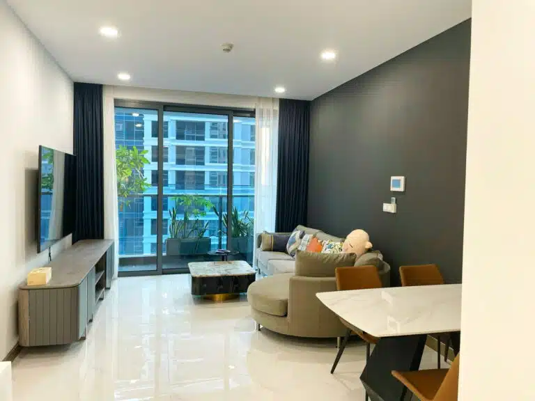 Căn hộ cho thuê Sunwah Pearl tầng cao có nội thất 2 phòng ngủ view sông