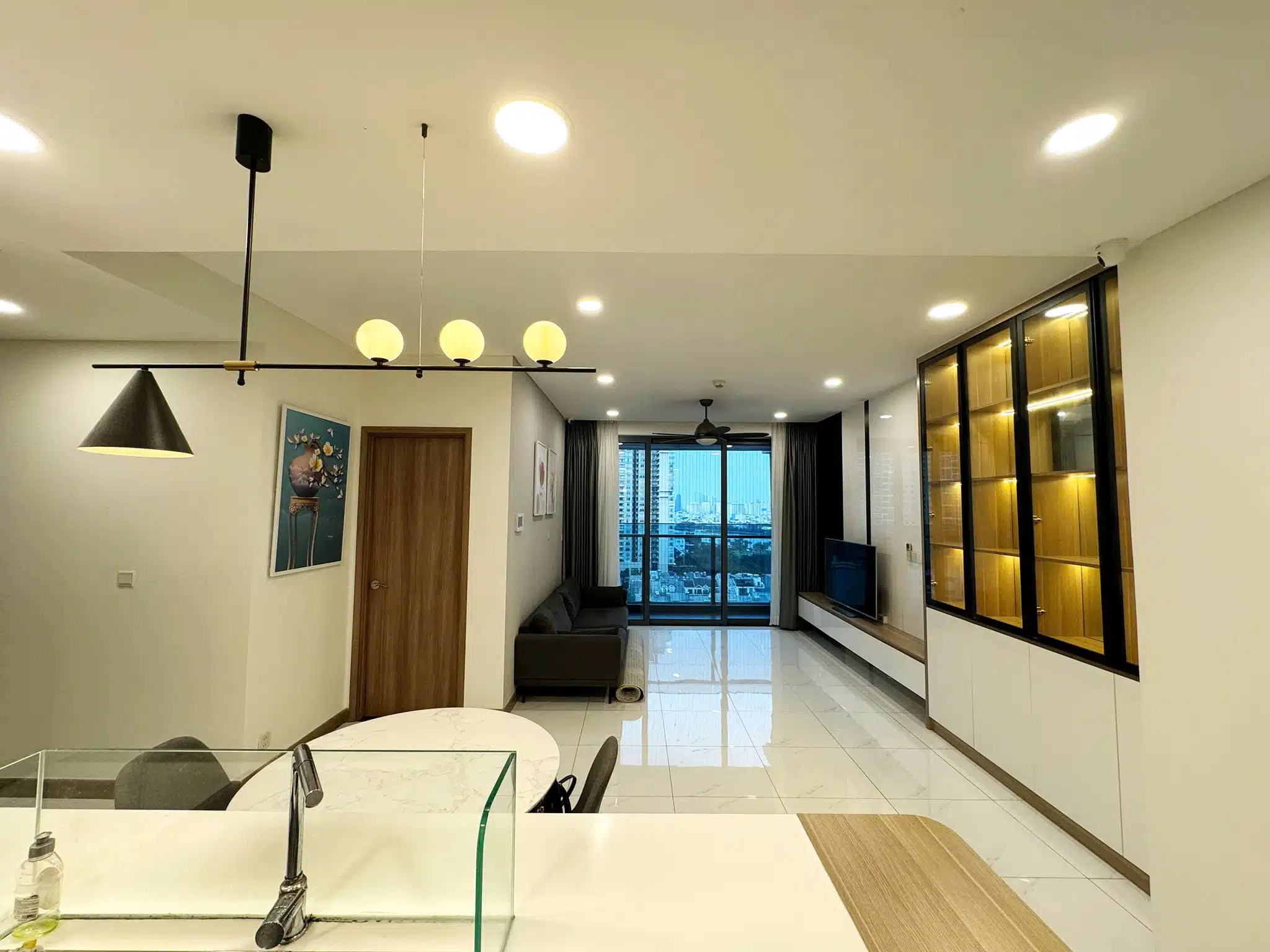 Bán căn hộ Sunwah Pearl lầu cao đầy đủ nội thất 2 phòng ngủ view sông