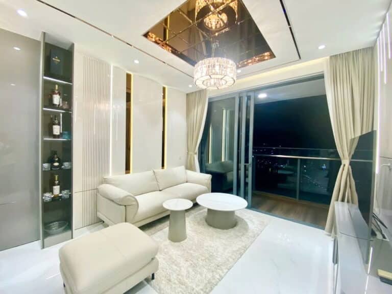 Bán căn hộ Sunwah Pearl lầu cao nội thất sang 2 phòng ngủ view quận 1