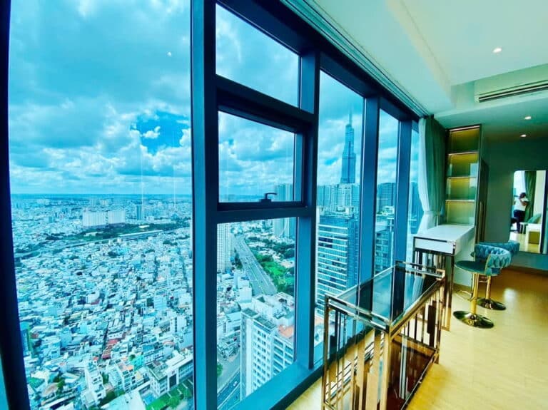 Bán căn hộ Sunwah Pearl lầu cao nội thất sang 2 phòng ngủ view quận 1