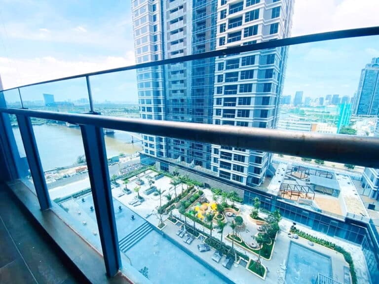 Bán căn hộ Sunwah Pearl lầu cao 2 phòng ngủ nội thất cơ bản view sông