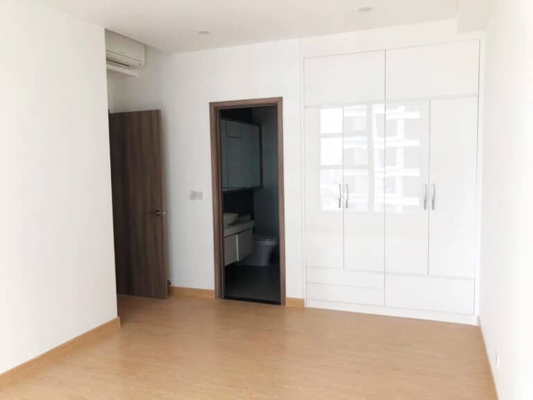 Bán căn hộ Sunwah Pearl lầu cao 2 phòng ngủ nội thất cơ bản view sông