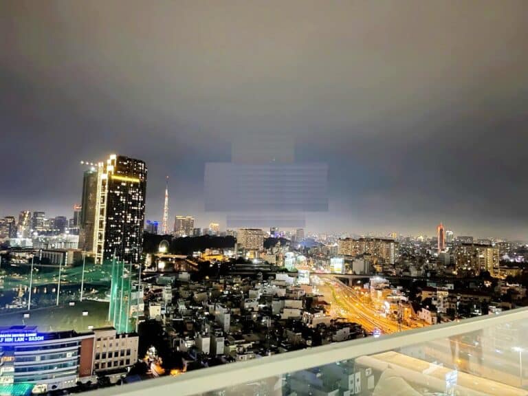 Cho thuê căn Sunwah Pearl tầng cao nội thất xịn 2 phòng ngủ view quận 1