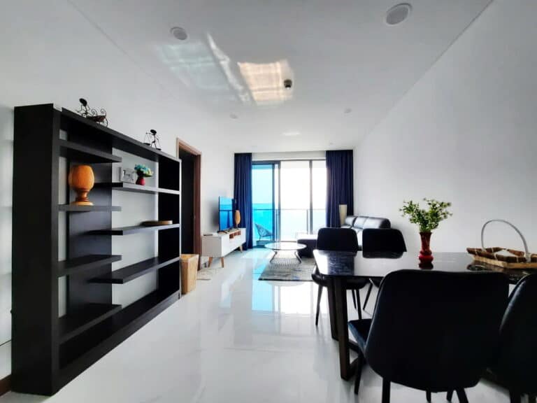 Bán căn hộ Sunwah Pearl tầng trung đủ nội thất 2 phòng ngủ view quận 1