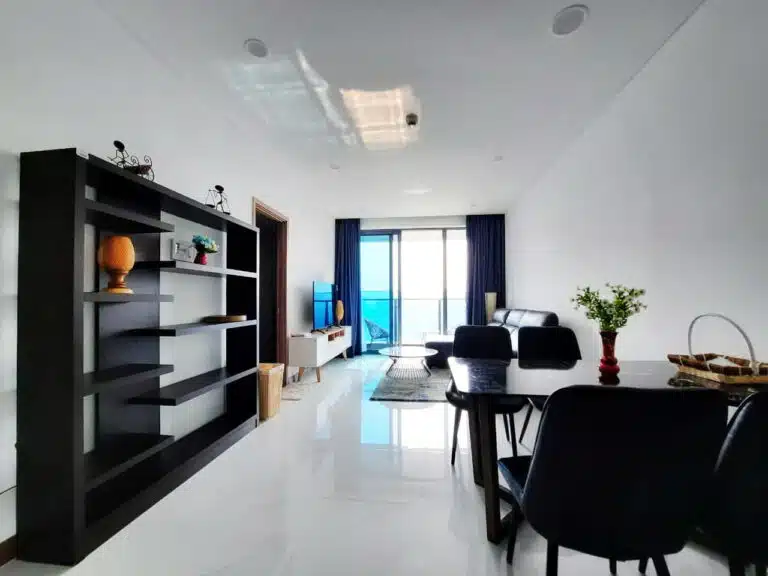 Bán căn hộ Sunwah Pearl tầng trung đủ nội thất 2 phòng ngủ view quận 1