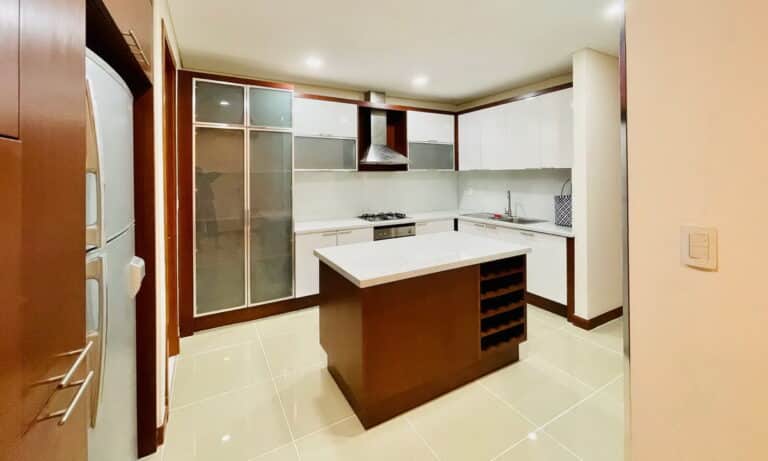 Căn hộ The Manor cho thuê tầng cao nội thất đầy đủ 3 phòng ngủ view quận 1