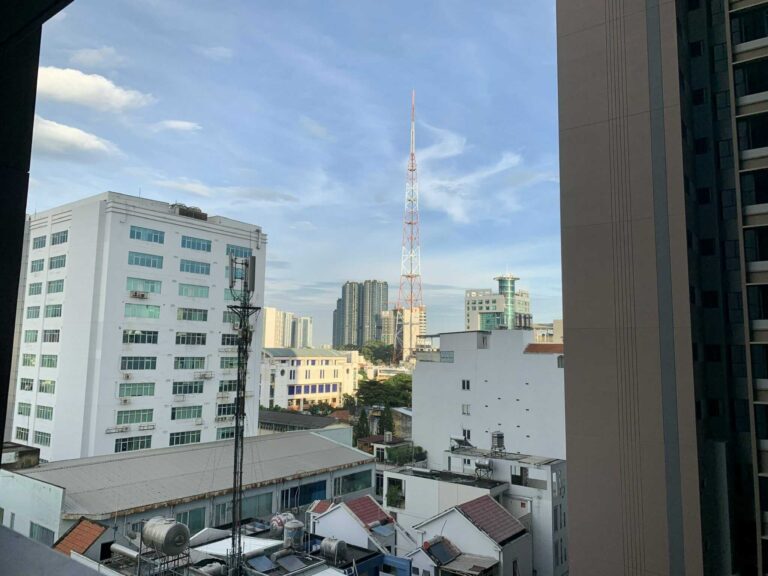 Cho thuê căn hộ The Marq 2 phòng ngủ full nội thất cao cấp view thành phố