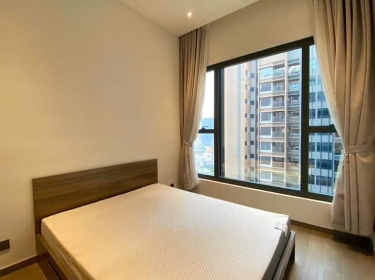 Cho thuê căn hộ 1 phòng ngủ The Marq quận 1 tầng cao view L81 nhà đẹp