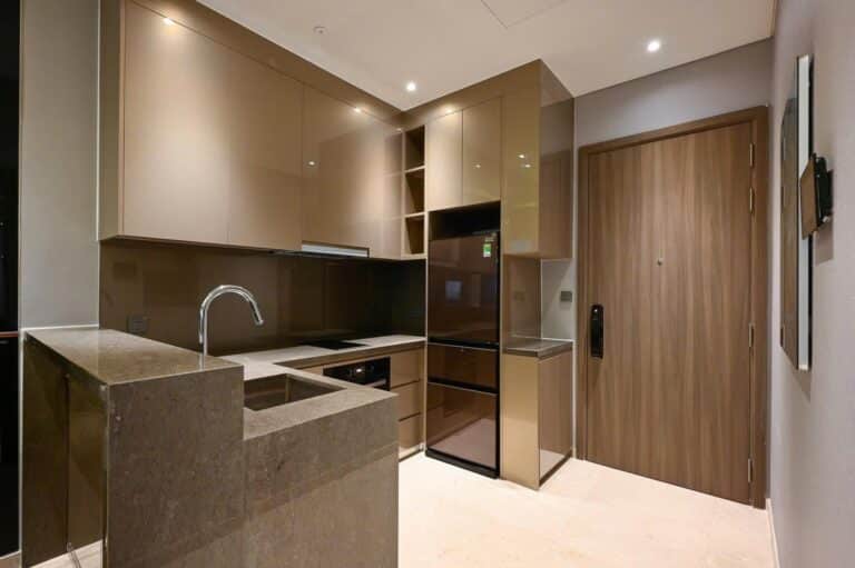 Cho thuê căn hộ 1 phòng ngủ The Marq quận 1 tầng cao view L81 full nội thất