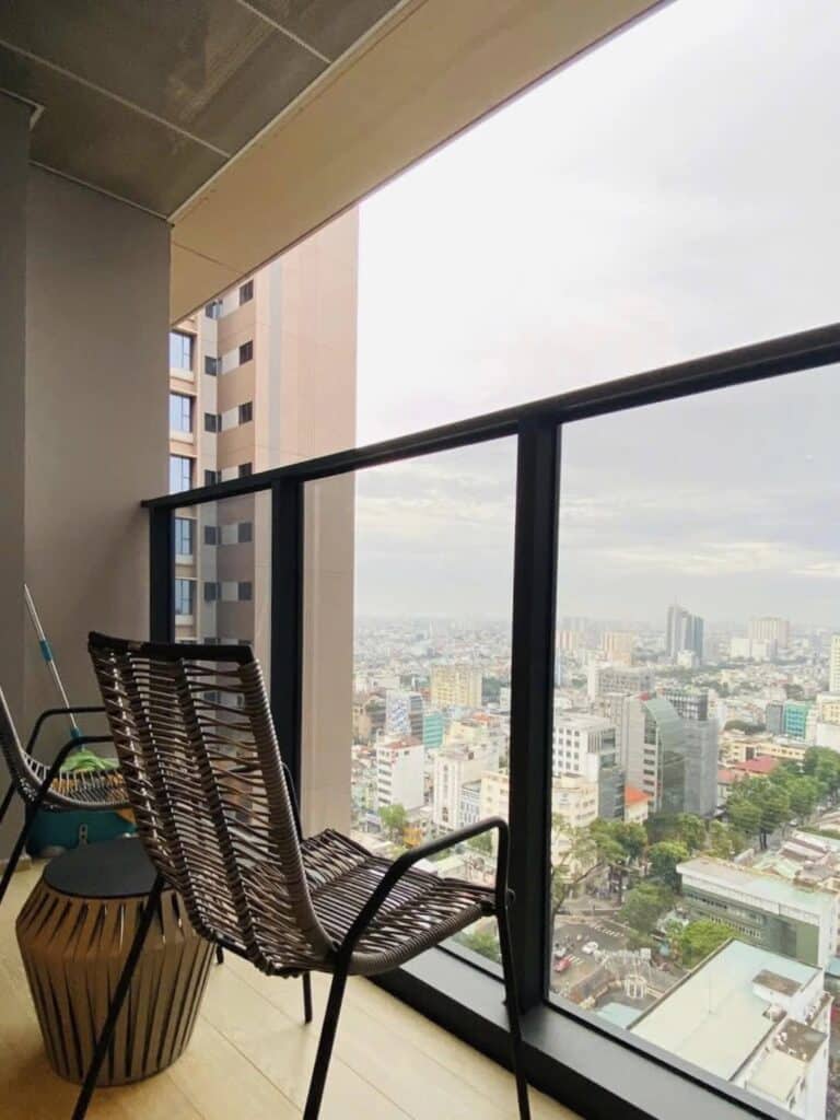 Căn hộ The Marq quận 1 cho thuê 2 phòng ngủ full nội thất view city thoáng
