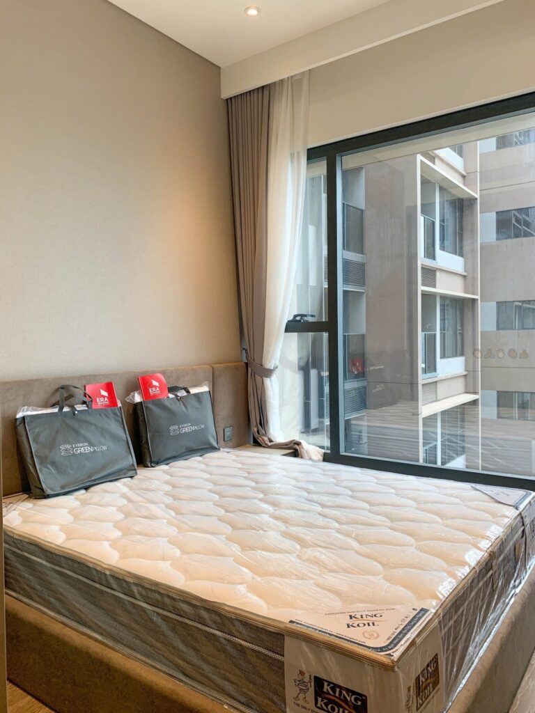 Căn hộ The Marq quận 1 cho thuê 2 phòng ngủ nội thất tầng cao view L81