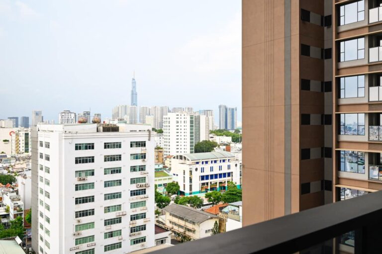 Căn hộ The Marq quận 1 cho thuê full nội thất 2 phòng ngủ tầng cao view L81