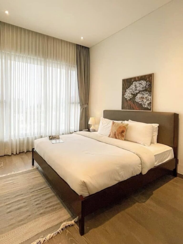 The Marq quận 1 cho thuê căn hộ 3 phòng ngủ nhà đẹp tầng cao thoáng