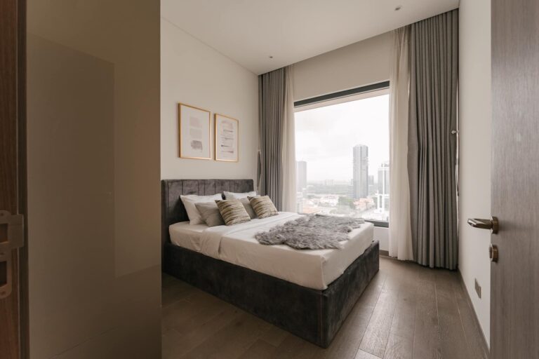 The Marq quận 1 cho thuê căn hộ 3 phòng ngủ full nội thất view thoáng mát