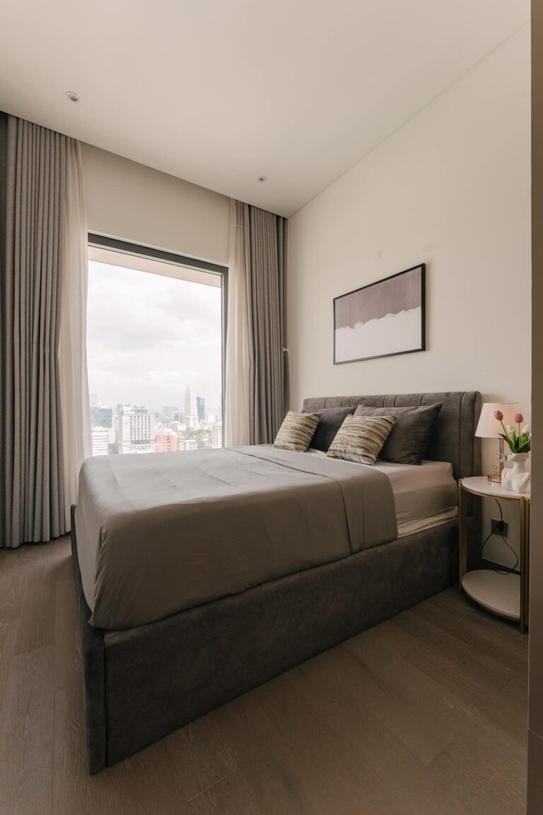 The Marq quận 1 cho thuê căn hộ 3 phòng ngủ full nội thất view thoáng mát