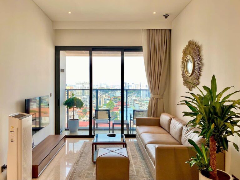 The Marq quận 1 cho thuê căn hộ 3 phòng ngủ tầng trung view city đẹp