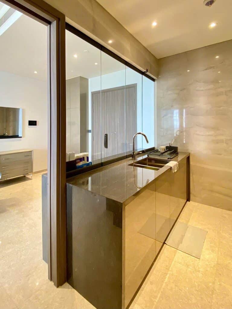 The Marq quận 1 cho thuê căn hộ 3 phòng ngủ tầng trung view city đẹp