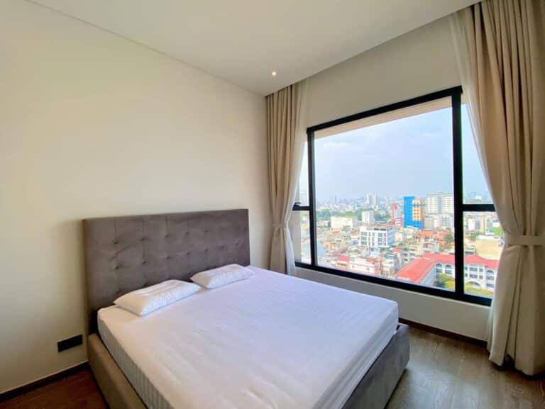 The Marq quận 1 cho thuê căn hộ 3 phòng ngủ tầng trung view city đẹp