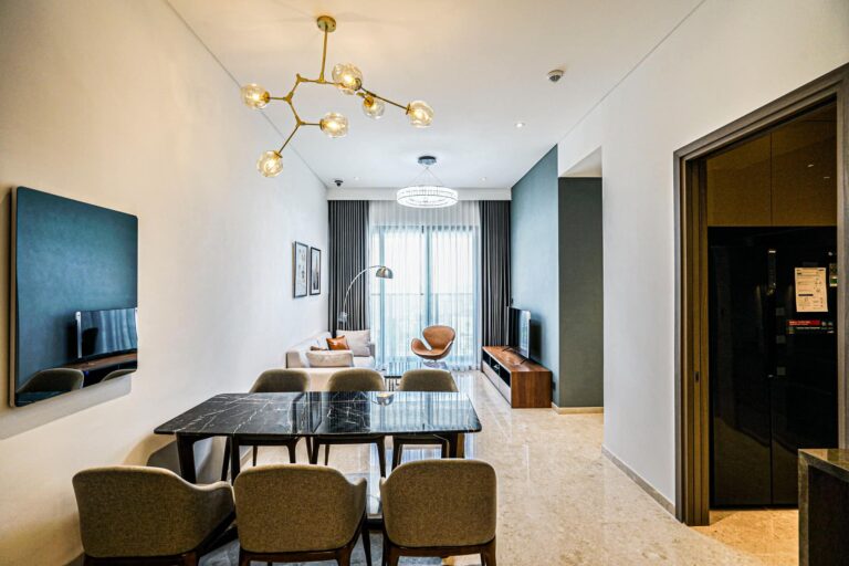 The Marq quận 1 cho thuê căn hộ 3 phòng ngủ tầng cao view L81 nhà đẹp