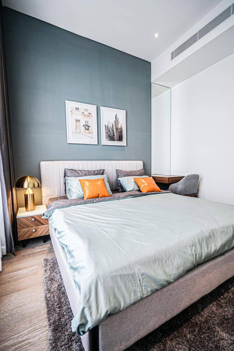 The Marq quận 1 cho thuê căn hộ 3 phòng ngủ tầng cao view L81 nhà đẹp
