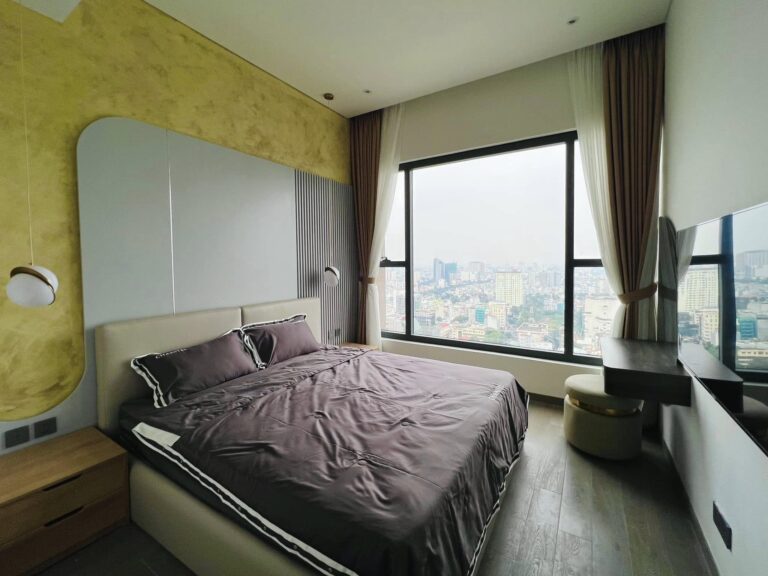 The Marq quận 1 cho thuê căn hộ décor đẹp 3 phòng ngủ view L81 thoáng