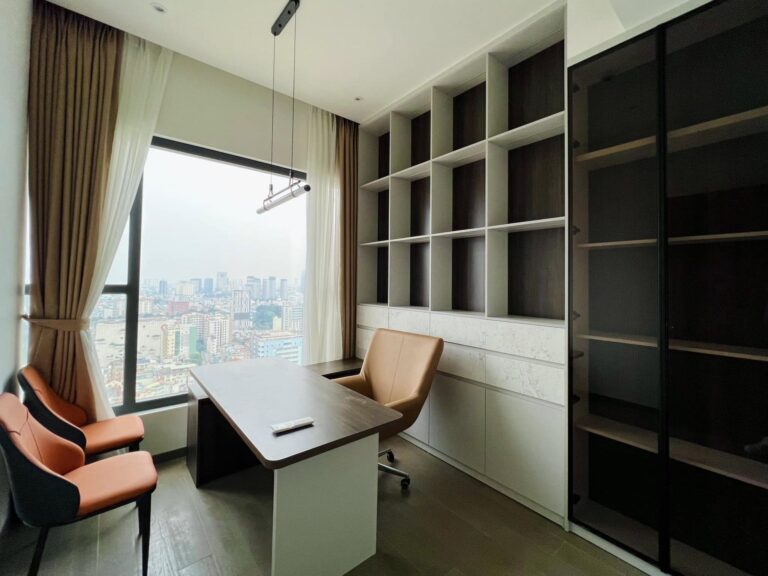The Marq quận 1 cho thuê căn hộ décor đẹp 3 phòng ngủ view L81 thoáng