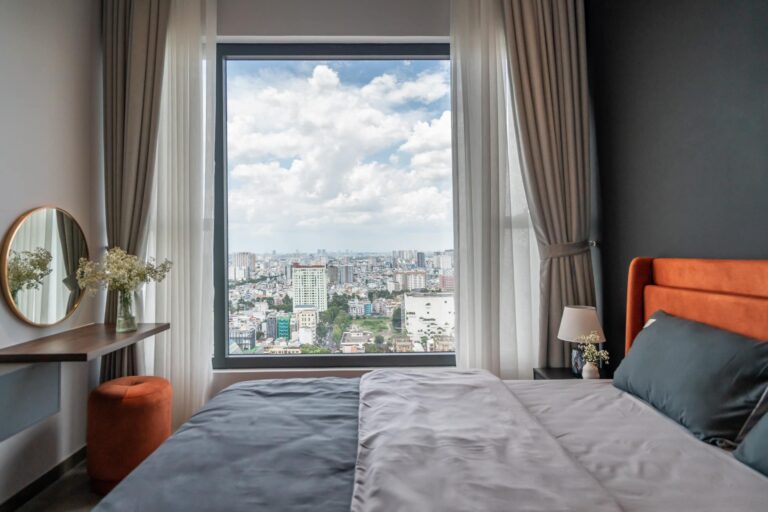 The Marq quận 1 cho thuê căn hộ 3 phòng ngủ nội thất đẹp cao view mát