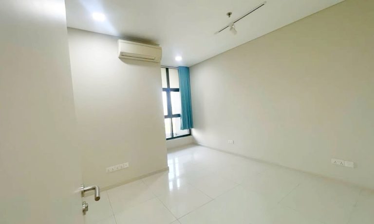 Căn hộ cho thuê City Garden lầu cao nội thất cơ bản view L81 2 phòng ngủ