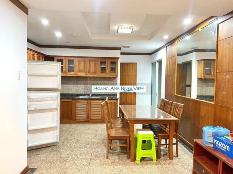 Cho thuê căn hộ 3 phòng ngủ Hoàng Anh River View đủ nội thất thoáng mát