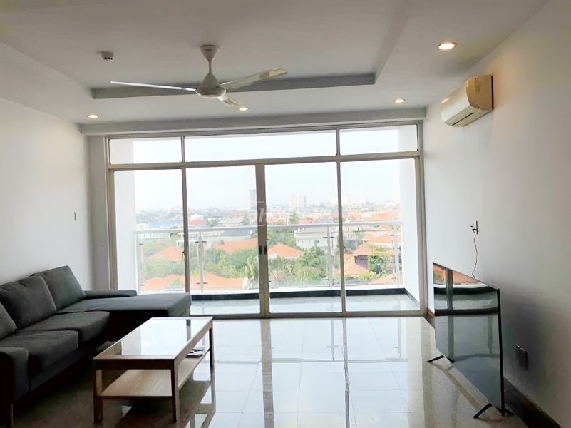 Cho thuê căn hộ Hoàng Anh River View 4 phòng ngủ thoáng mát đủ nội thất