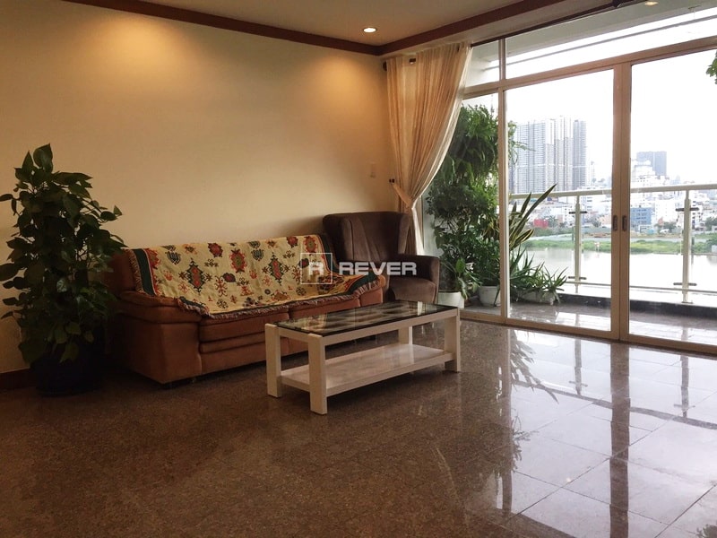 Cho thuê căn hộ Hoàng Anh River View 4 phòng ngủ có đủ nội thất giá tốt