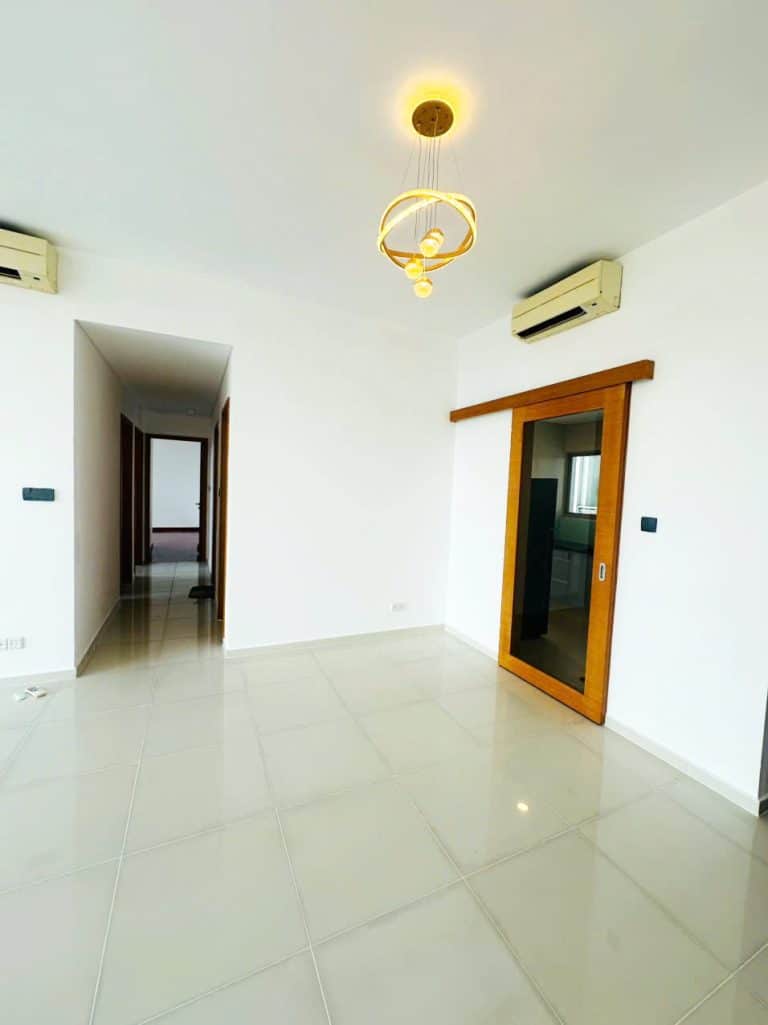 Căn hộ cho thuê The Vista lầu cao nội thất cơ bản 3 phòng ngủ thoáng mát