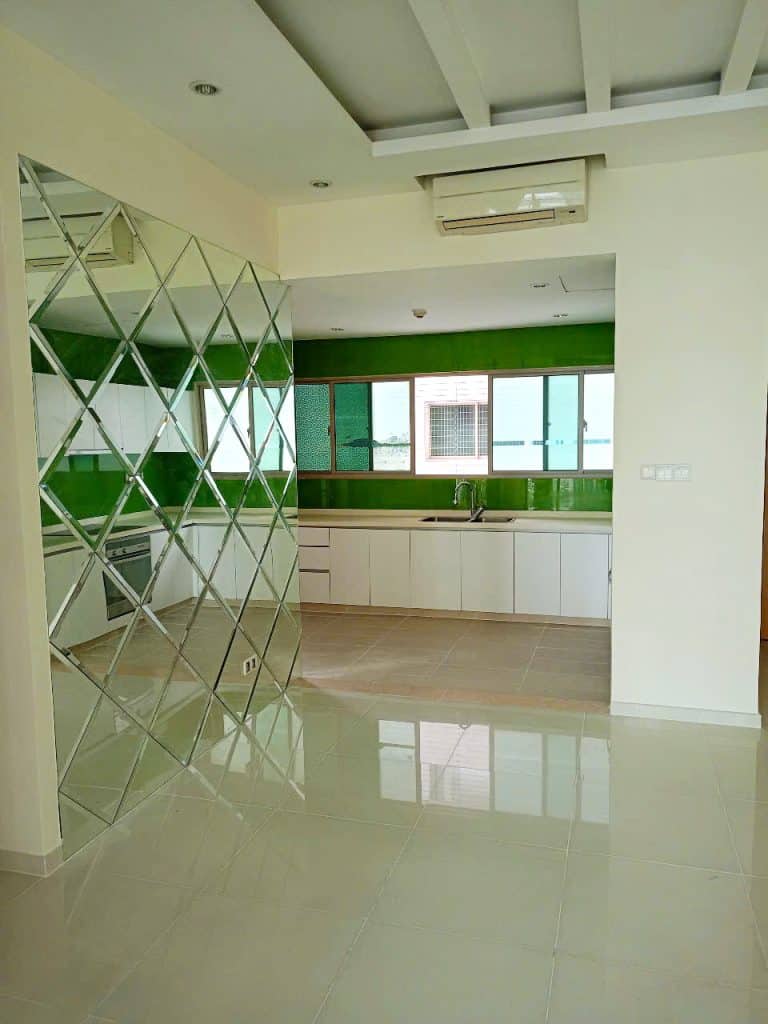 Căn hộ cho thuê The Vista tầng cao không nội thất view hồ bơi 3 phòng ngủ