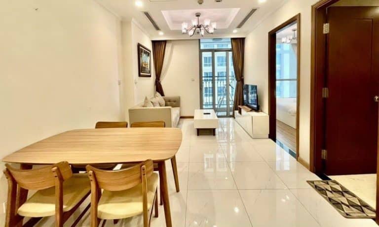Bán căn hộ Vinhomes Central Park toà Landmark nội thất cao cấp 1 phòng ngủ