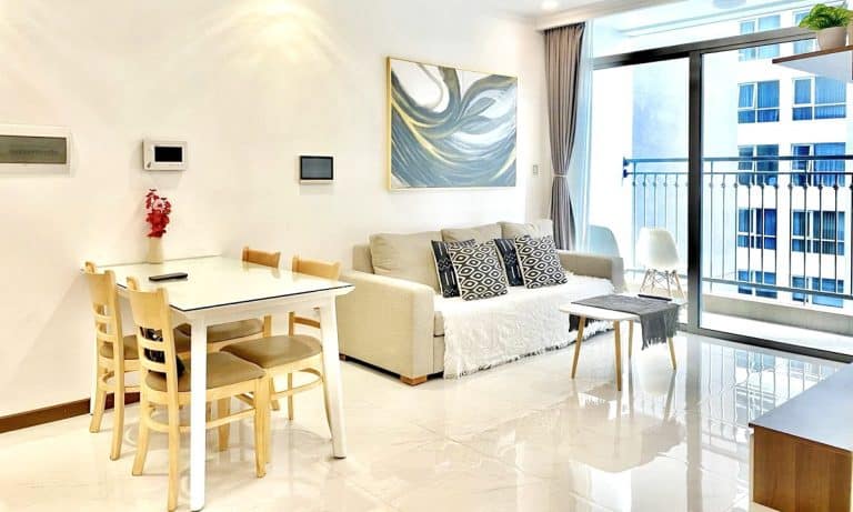 Cho thuê Vinhomes Central Park tầng cao Landmark 6 nội thất xịn 2 phòng ngủ