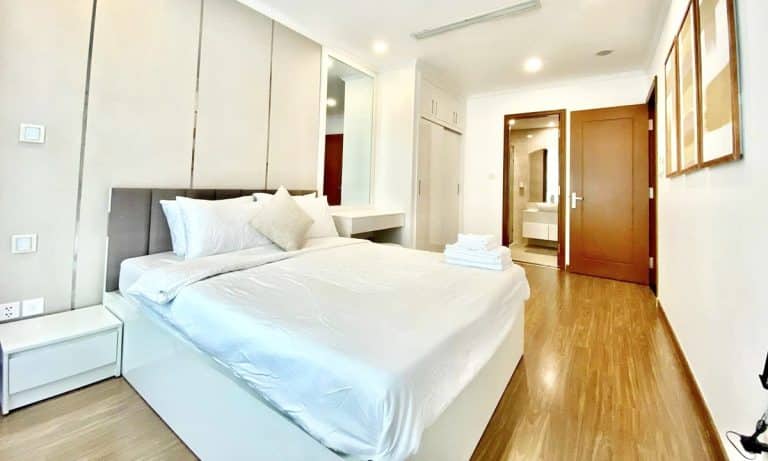 Cho thuê Vinhomes Central Park tầng cao Landmark 6 nội thất xịn 2 phòng ngủ