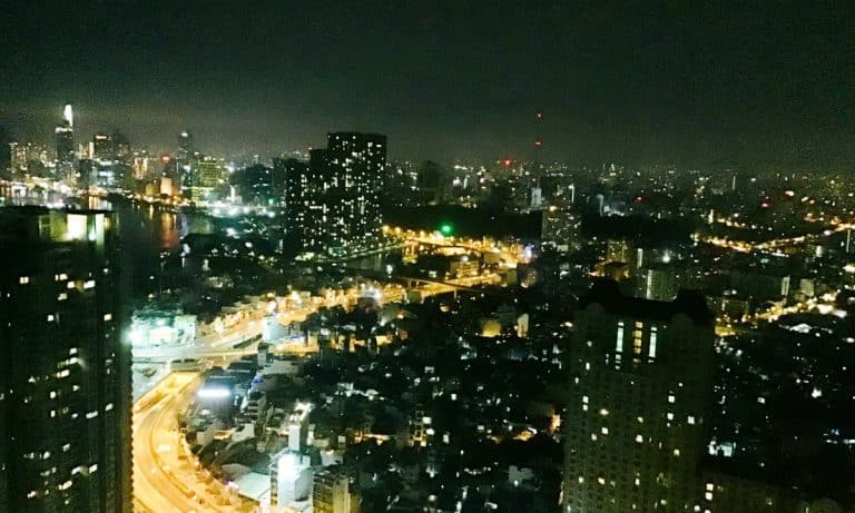 Căn hộ cho thuê tầng cao Central 3 nội thất xịn 2 phòng ngủ view thành phố